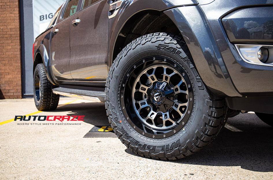 FORD RANGER CRUSH GLOSS BLACK DOUBLE DARK TINT